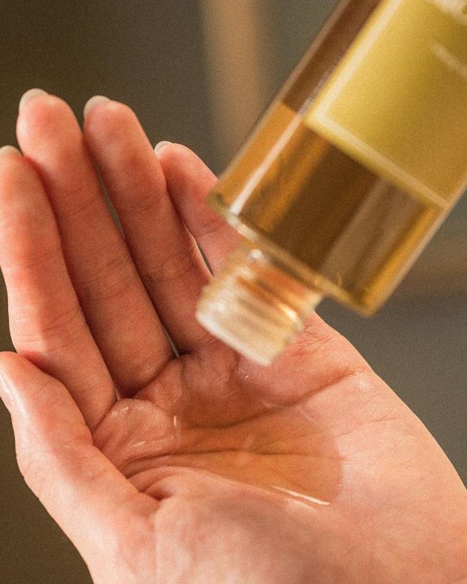 Serum de extrato de erva-doce masculina para acalmar a pele sensível Reduzindo vermelhidão e hidratação 3