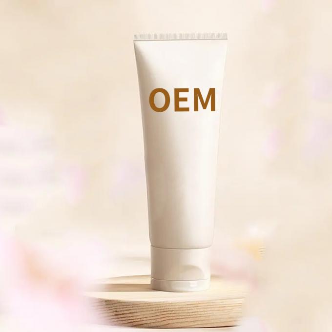Limpeza facial hidratante sem fragrâncias com niacinamida para mulheres 0